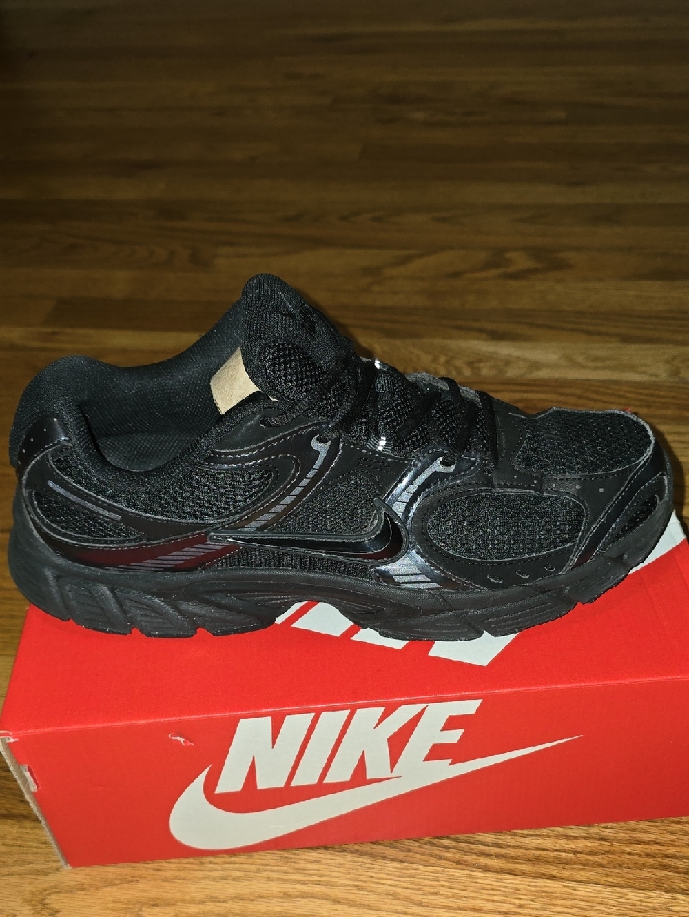 Nike V5 RNR Black Athletic Trainer with Glossy Swoosh